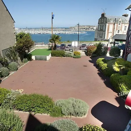 Hotel Manoir Du Cunningham 3*
